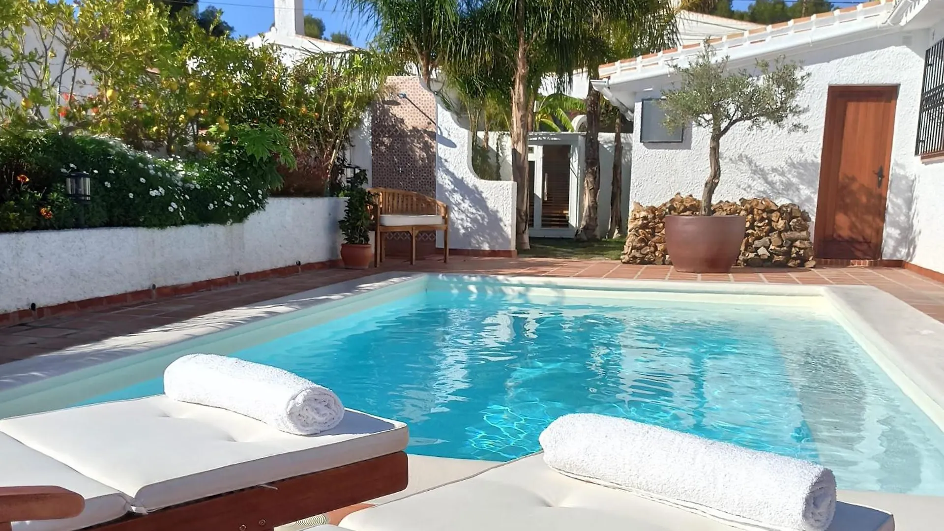 Andalusian Villa With Heated Pool Nerja