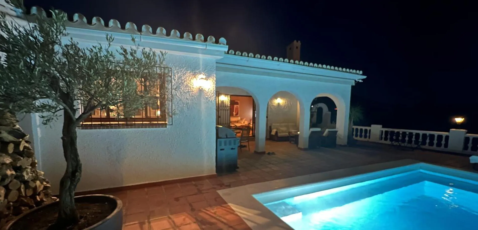 Andalusian Villa With Heated Pool Nerja 0*,